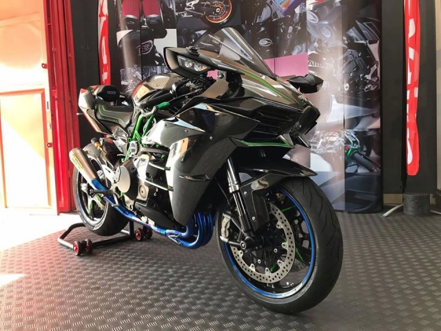 Kawasaki ninja h2 độ kinh điển với dàn chân rotobox - 10