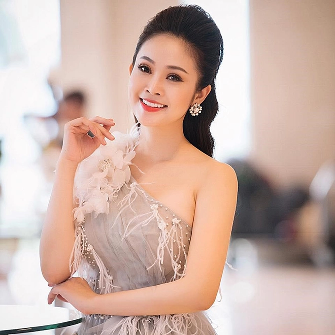 Mc thuỳ linh chia sẻ về bí quyết dưỡng trắng đến từ acos white - 1