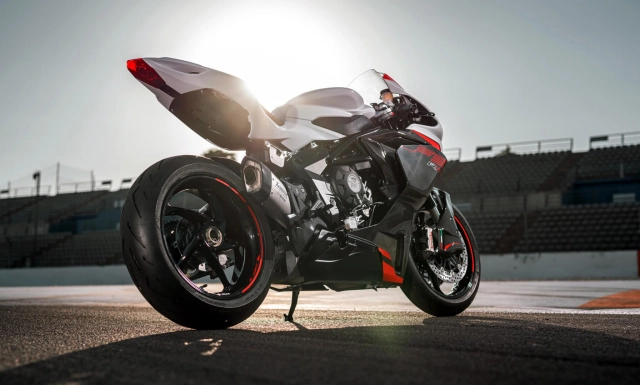 Mv agusta f3 rr 2022 thế hệ mới sở hữu cánh gió đậm chất thể thao - 7