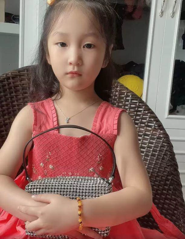 Ngưng ca hát ở nhà nấu cơm rửa bát chăm con tuấn hưng được cô con gái xinh hệt mẹ - 5