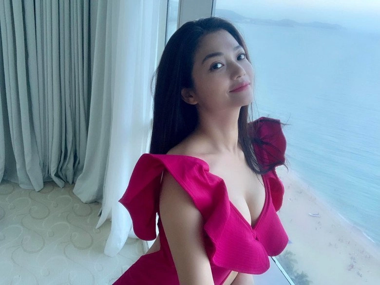 Nữ diễn viên làm vợ mạnh trường ngoài đời u41 trẻ như gái đôi mươi có con trai 9 tuổi - 8
