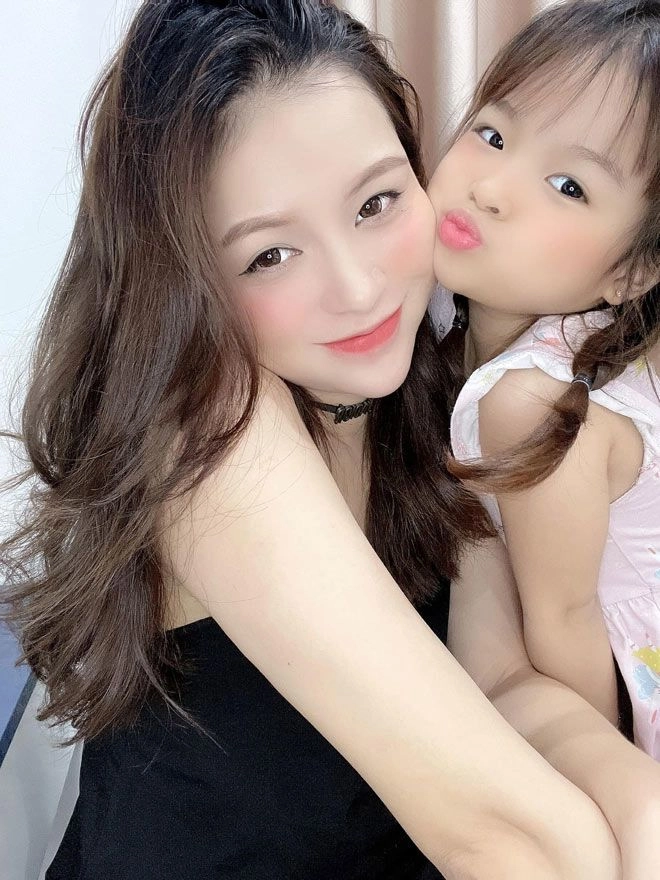 Nữ dv quỳnh búp bê có bầu xấu xí đẻ xong liềnđược đại gia gạ vì quá nóng bỏng - 12
