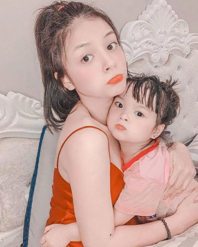 Nữ dv quỳnh búp bê có bầu xấu xí đẻ xong liềnđược đại gia gạ vì quá nóng bỏng - 13