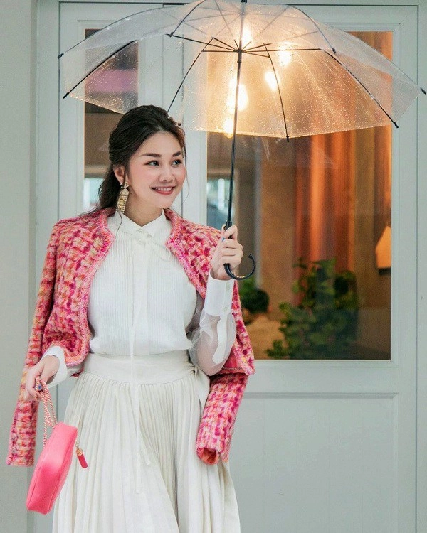 Phối sơmi với 4 kiểu áo khoác này thời trang công sở cuối năm của nàng sẽ đẹp xuất sắc - 2