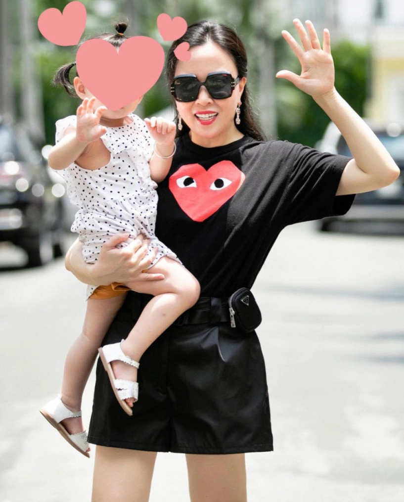 Phượng chanel xách túi 2600 euro đựng hoa bưởi đẳng cấp đại gia xứ thanh - 12