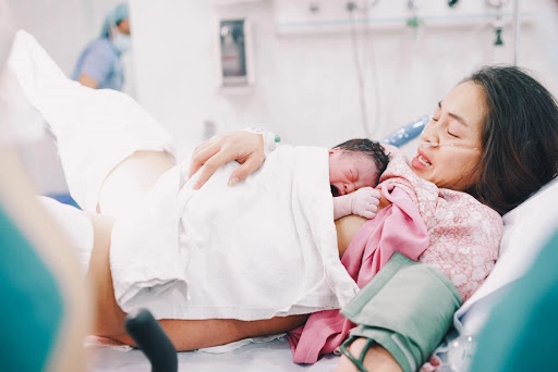 Thân thúy hà á hậu diễm châu làm mẹ đơn thân âm thầm sinh thêm con đứa trẻ quá xinh - 1