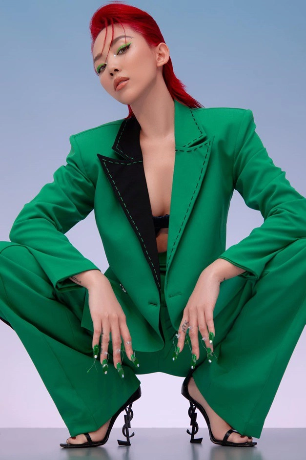 Tóc tiên thắp sáng mạng xã hội với outfit 1 gang tay cđm chê trông như giẻ chùi chân - 14