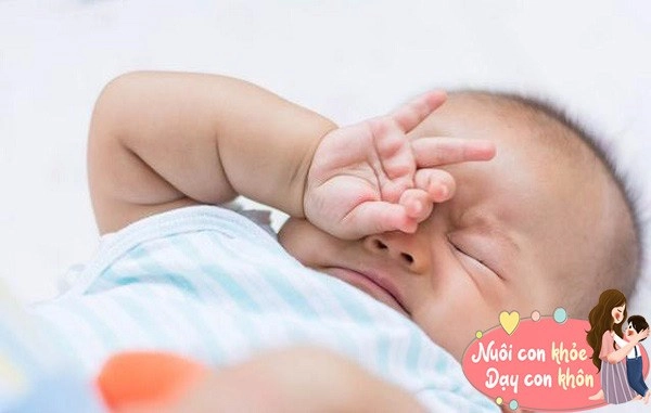 Trẻ sơ sinh khóc đêm không chỉ vì đói có những nguyên nhân mẹ cần phải biết - 4