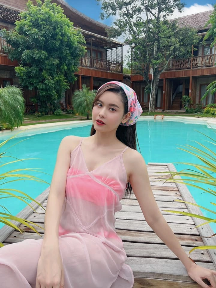 Trương quỳnh anh đi bơi mặc phủ kín chân nhưng nhìn kĩ ai cũng mê sắc vóc mẹ đơn thân - 2
