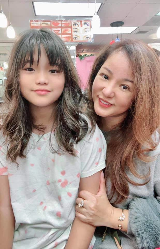Xưa diễn hài thúy nga thích vẽ lông mày xệ con gái chào đời y chang vai diễn của mẹ - 4