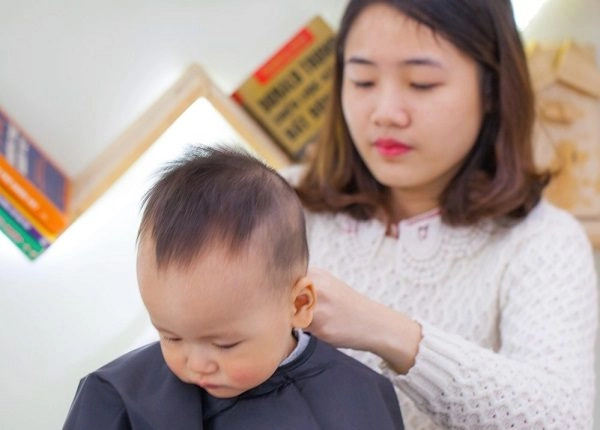 90 mẹ việt sẽ dừng ngay việc cạo trọc đầu con cho mát vào mùa hè vì nguy hiểm này - 2