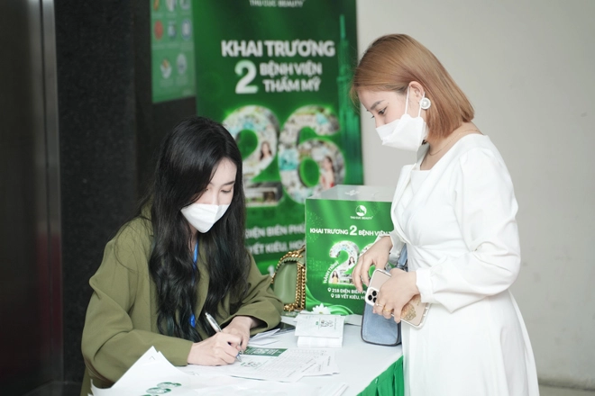Bệnh viện thẩm mỹ thu cúc thu hút chị em phụ nữ trong ngày khai trương 2 cơ sở - 3