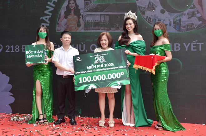 Bệnh viện thẩm mỹ thu cúc thu hút chị em phụ nữ trong ngày khai trương 2 cơ sở - 4