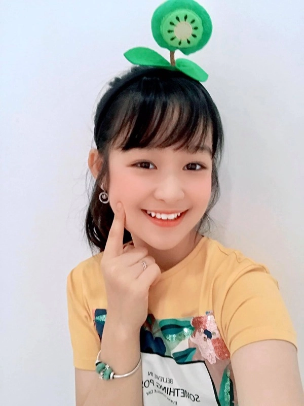 Bộ sưu tập phụ kiện tóc của sao nhí bảo ngọc các mẹ lưu ngay dể sắm cho con gái - 3
