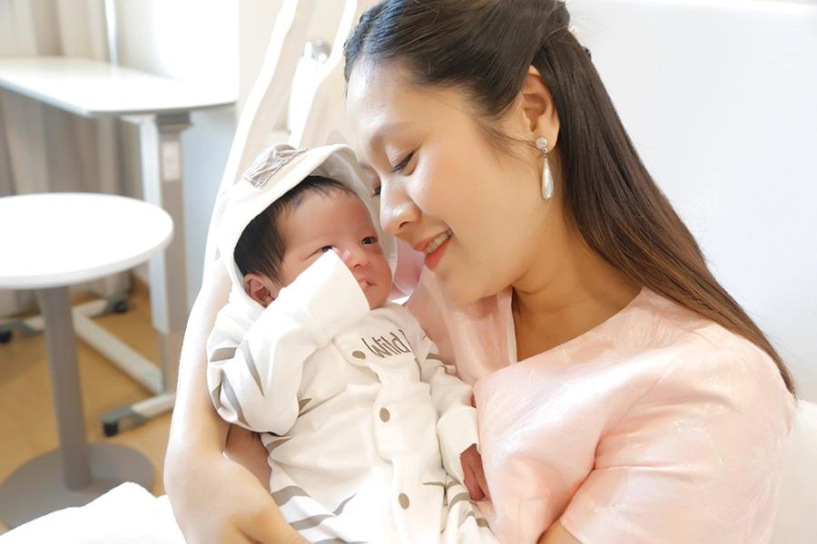 Chào đời 4kg đúng mùng 3 tết con trai thanh thúy giờ lớn phổng điển trai như bố đức thịnh - 3