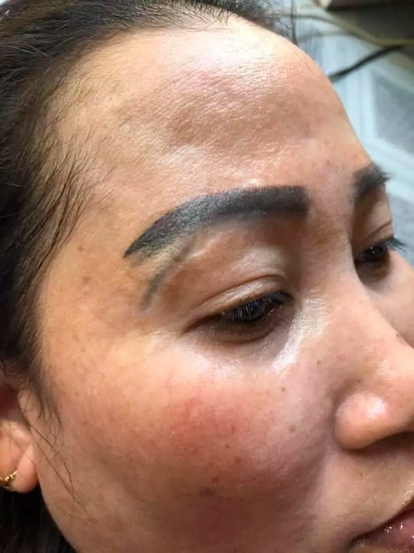 Cười ngả nghiêng với những ca làm chân mày hài hước nhất quả đất - 2