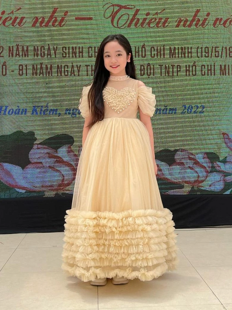 Diễn viên nhí hot nhất vtv ngoài đời giản dị không phấn son lên sàn diễn cân mọi layout makeup - 3