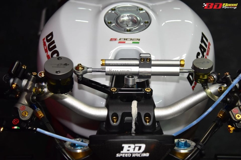 Ducati monster 1200s độ lôi cuốn trong thân hình trắng trẻo - 5