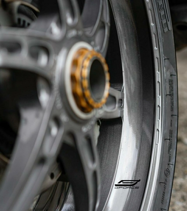 Ducati monster 821 độ gây cấn trong diện mạo xám xi-măng - 8