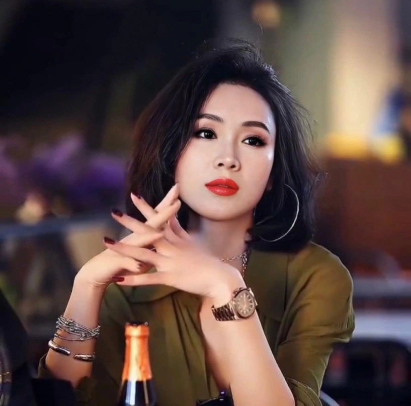 Hiếm hoi hồng diễm hoạ mặt thành bad girl quầy bar sang chảnh hồng đăng liền vào bóc phốt - 2