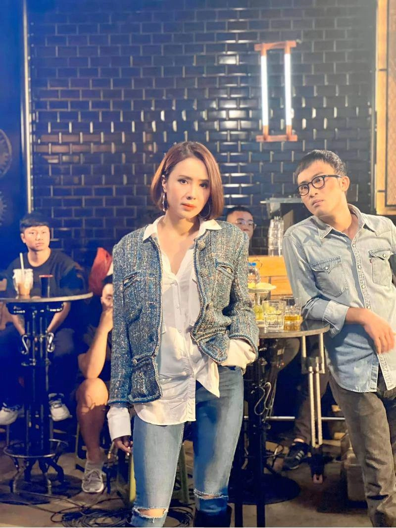 Hiếm hoi hồng diễm hoạ mặt thành bad girl quầy bar sang chảnh hồng đăng liền vào bóc phốt - 9