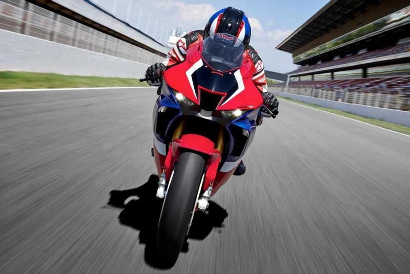 Honda chính thức ra mắt cbr1000rr-r 2020 trong cuộc đua worldsbk 2020 - 1