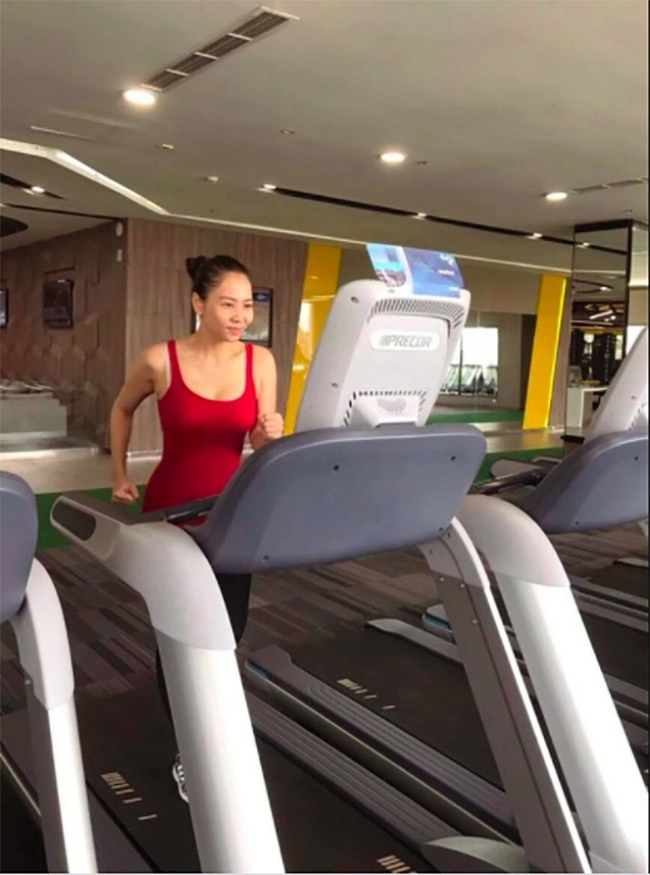 Không theo chuẩn mình hạc xương mai hai chị đại diva làm đàn em hổ thẹn vì body săn chắc - 15