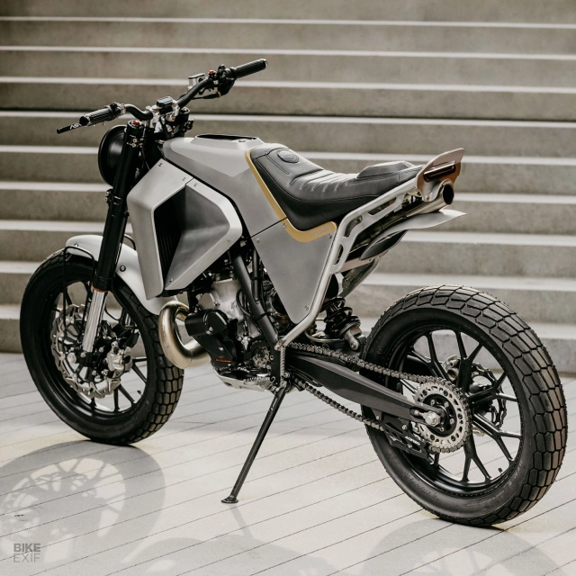 Ktm 300 xc-w đột biến với phong cách street tracker - 11