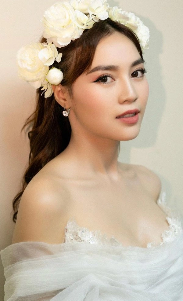 Làm điệu bằng phụ kiện của cháu gái nhan sắc lan ngọc sẽ ra sao - 18