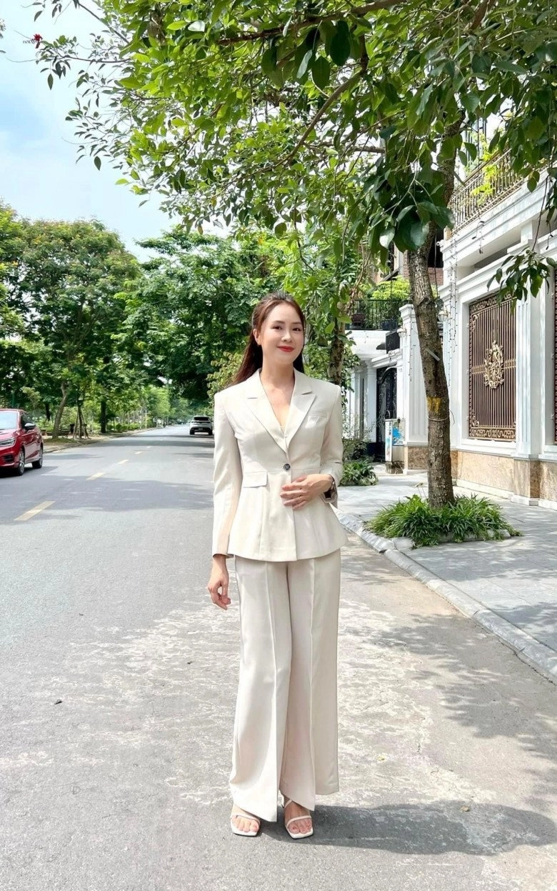 Lên phim mới hồng diễm vẫn không thoát vai công sở mặc bộ nào bộ nấy đều đẹp mê - 3