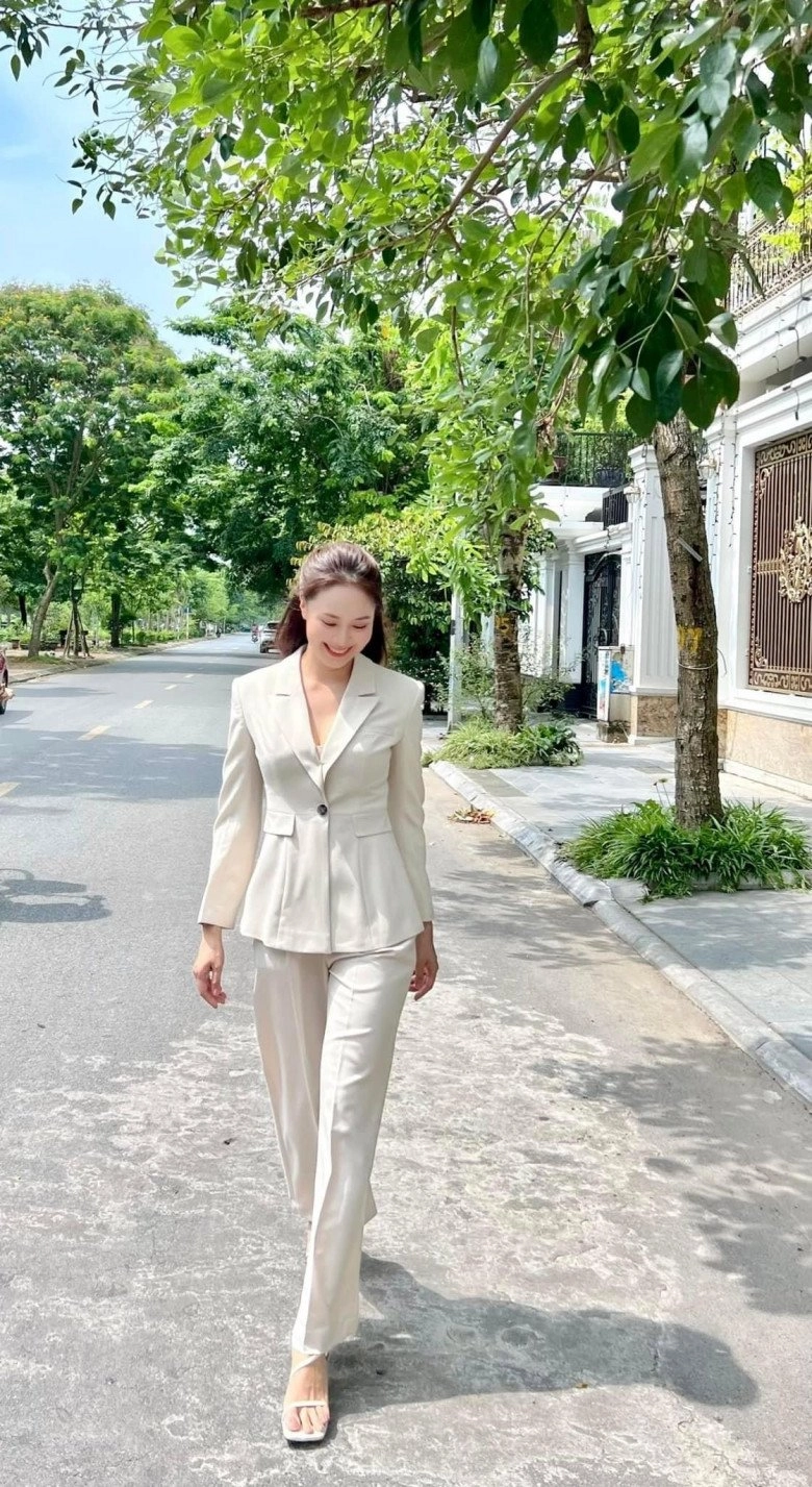Lên phim mới hồng diễm vẫn không thoát vai công sở mặc bộ nào bộ nấy đều đẹp mê - 4