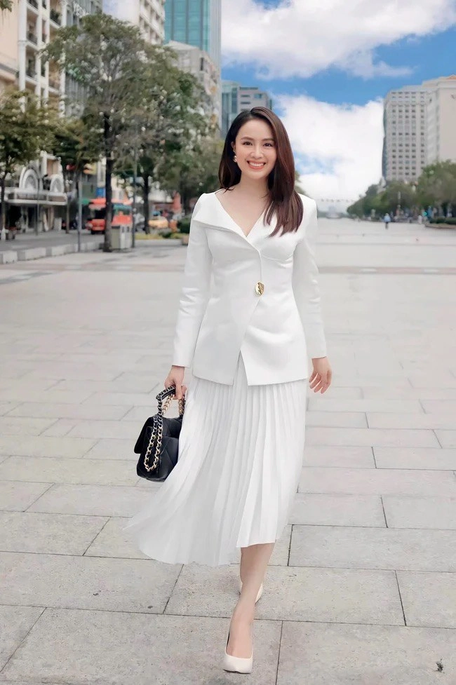 Lên phim mới hồng diễm vẫn không thoát vai công sở mặc bộ nào bộ nấy đều đẹp mê - 10