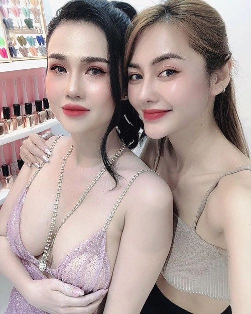 Mẫu nữ 40 tuổi vượt mặt ngọc trinh lấy chồng kém tuổi được con gái xinh đi xe 2 tỷ - 2