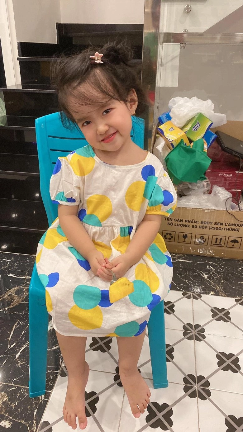 Mẫu nữ 40 tuổi vượt mặt ngọc trinh lấy chồng kém tuổi được con gái xinh đi xe 2 tỷ - 7