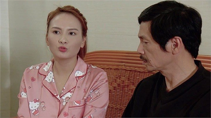 Nữ dv ôm bụng bầu đi học đẻ xong được soái cacông an bỏ nghề làm vệ sĩ riêng - 4