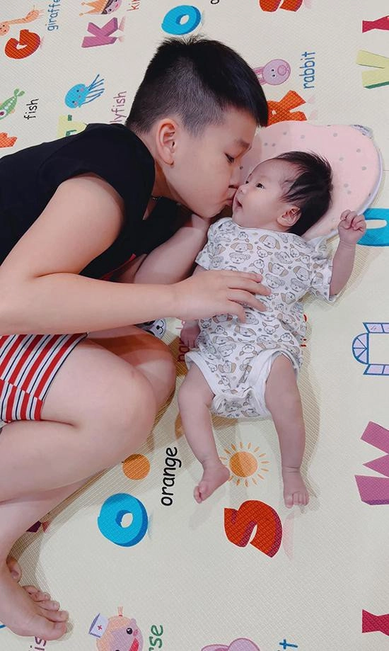 Nữ dv ôm bụng bầu đi học đẻ xong được soái cacông an bỏ nghề làm vệ sĩ riêng - 10