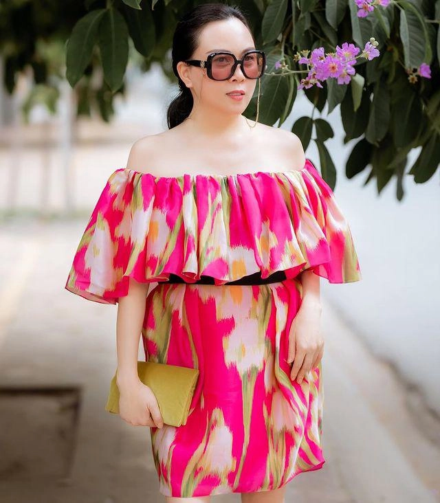 Sau pha chọn váy áo lùm xùm phượng chanel tái xuất không chê được vào đâu - 1