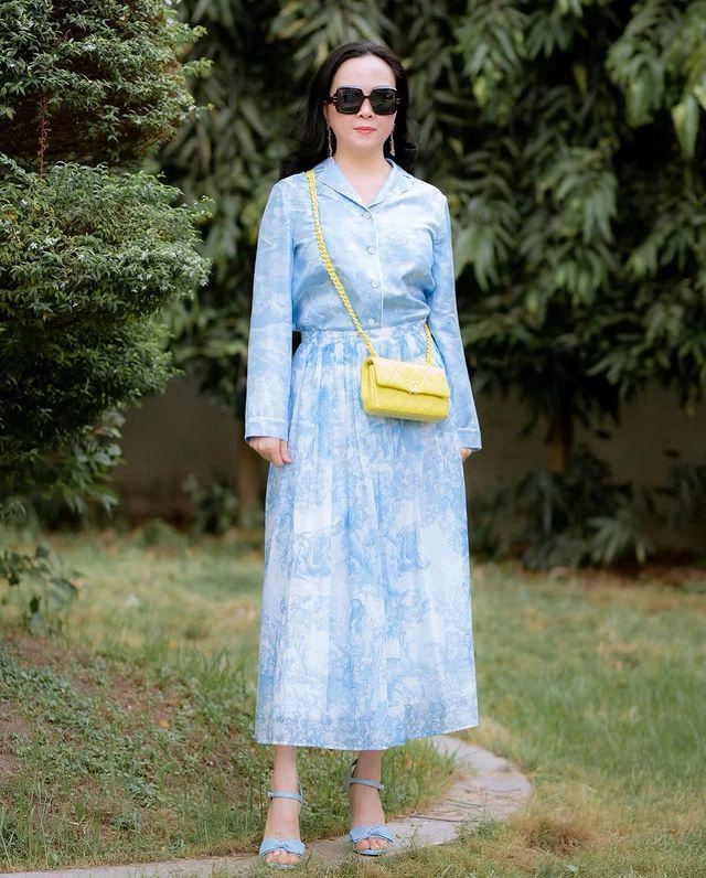 Sau pha chọn váy áo lùm xùm phượng chanel tái xuất không chê được vào đâu - 8