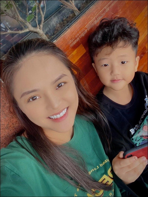 Thu quỳnh buồn vì nhớ con khiphải đi quay hương vị tình thân những ngày giãn cách - 4