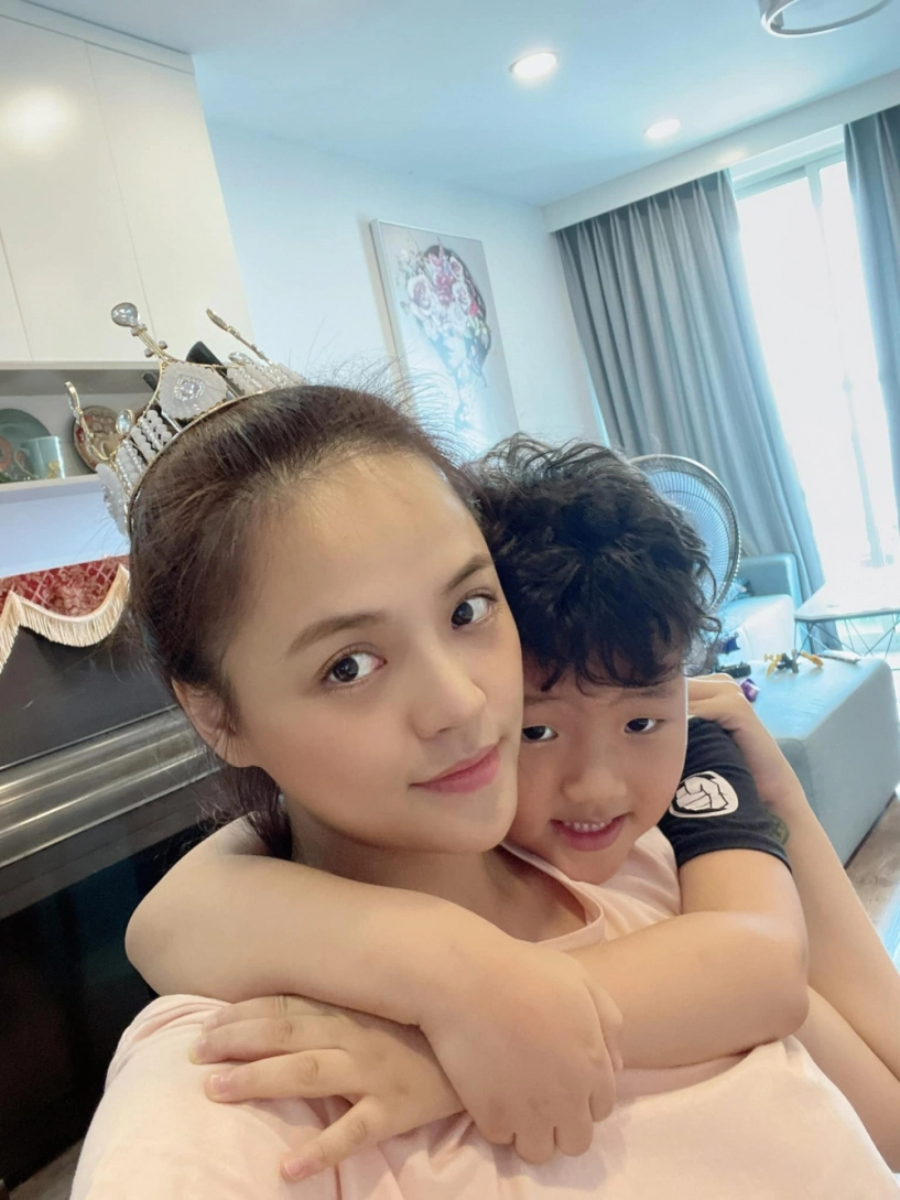 Thu quỳnh buồn vì nhớ con khiphải đi quay hương vị tình thân những ngày giãn cách - 8