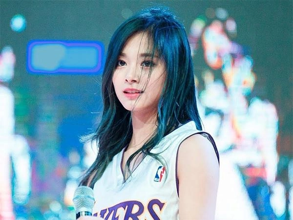 Tóc xanh đen khói màu tóc đẹp tôn da nổi bật hot nhất hiện nay - 10