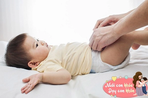Trẻ thích ưỡn người khi ngủ khiến mẹ lo lắng làm điều này bé ngủ ngon và cao lớn nhanh - 6