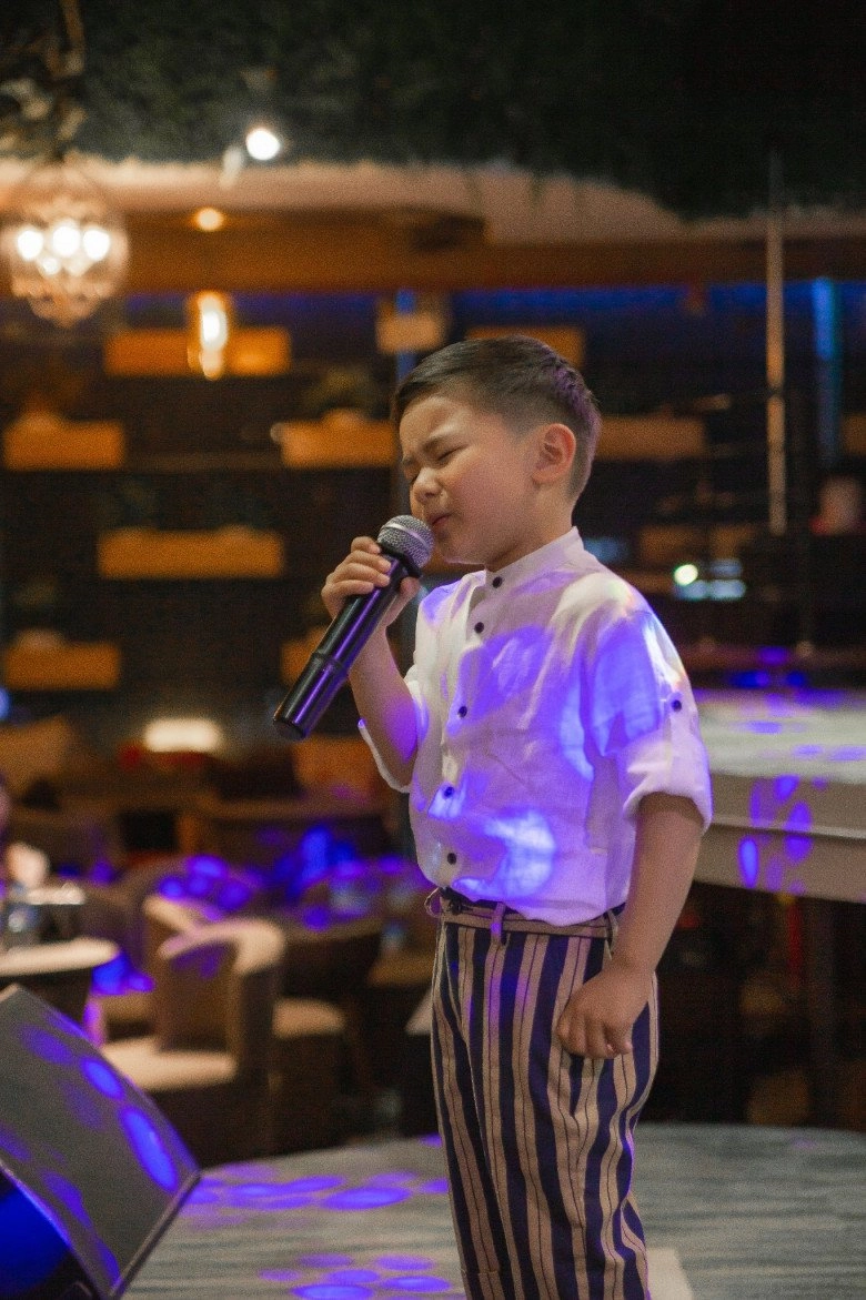 Tưởng con trai rich-kid mê ca hát học không tốt vợ cũ đan trường xuýt xoa bé xuất sắc toàn diện - 5