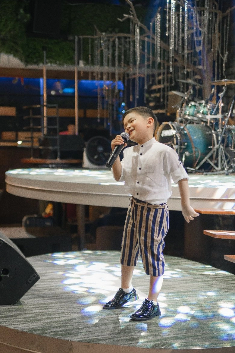 Tưởng con trai rich-kid mê ca hát học không tốt vợ cũ đan trường xuýt xoa bé xuất sắc toàn diện - 6