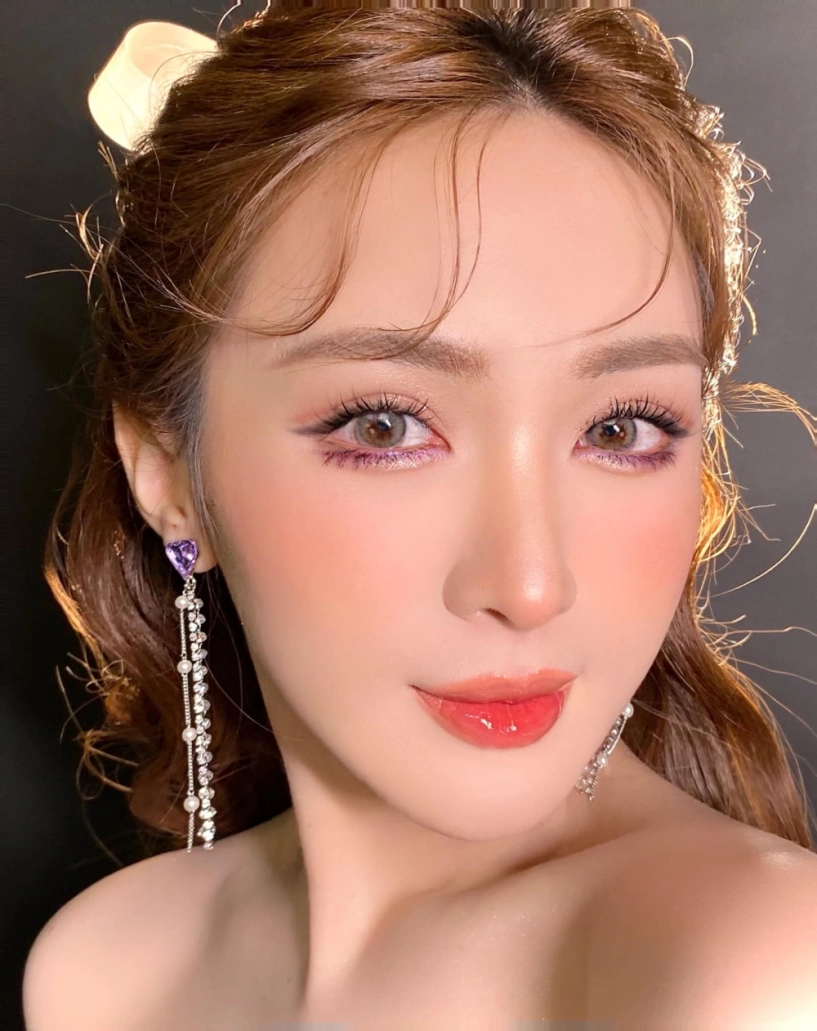 Valentine đánh mắt như bích phương và trương quỳnh anh mắt to chớp chớp quà về đầy tay - 8