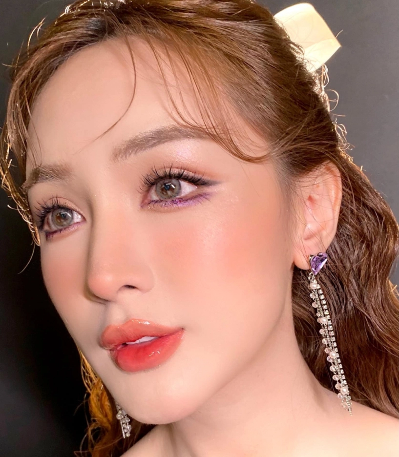 Valentine đánh mắt như bích phương và trương quỳnh anh mắt to chớp chớp quà về đầy tay - 9