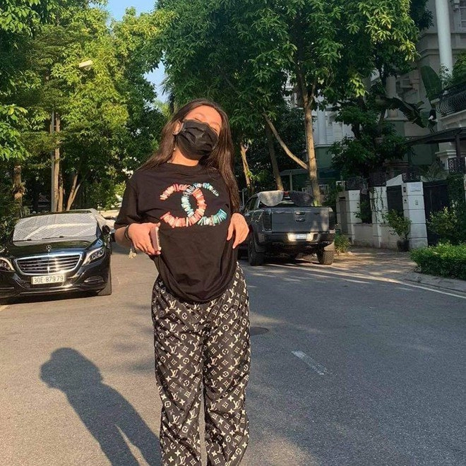 Ảnh chụp phượng chanel thời trẻ đẹp như mỹ nhân 2 con gái bên cạnh mới thực sự xuýt xoa - 11