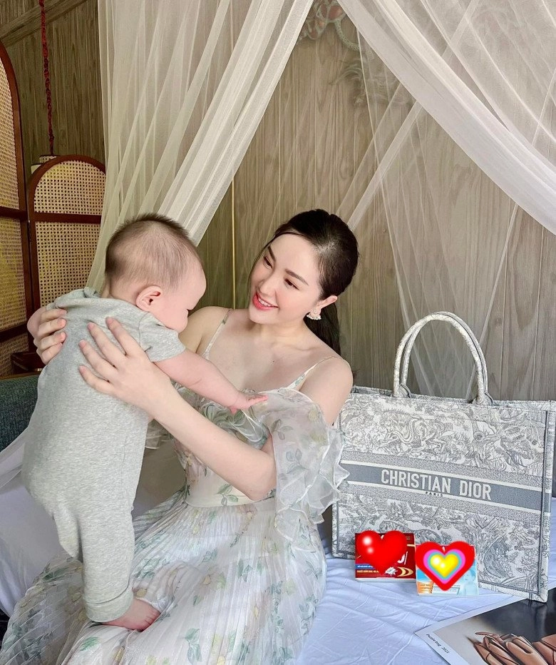 Bận rộn giao con cho bảo mẫu chăm bẵm bảo thy giờ phải cầu cứu các mẹ bỉm sữa - 1