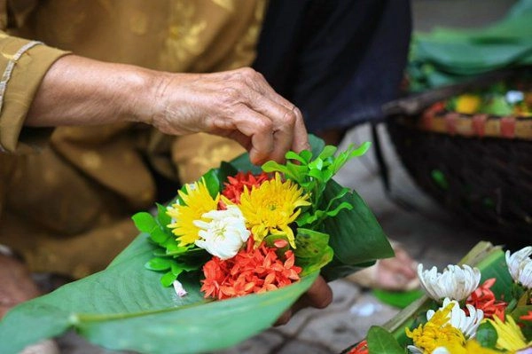 Bàn thờ cuối năm nên đặt loại cây này sang năm gia chủ phất lên như diều gặp gió - 1