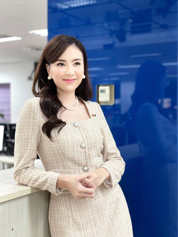 Bảo đồ màu trung tính nhàm chán cứ nhìn phong cách của btv sành điệu nhất nhì vtv mai ngọc - 1